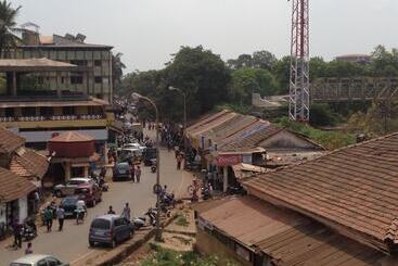 בית מלון כפרי Grand Liz