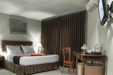 فندق Montana Malang