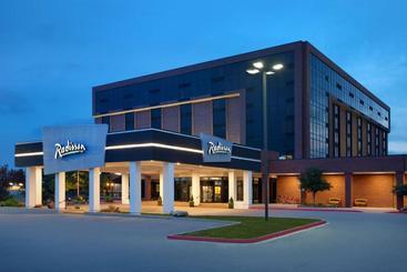 هتل Radisson  Denver Aurora