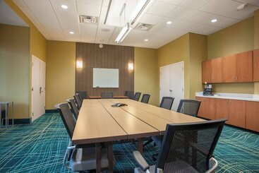 Отель Springhill Suites By Marriott Canton