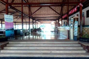 בית מלון כפרי Tanjung Lesung Beach