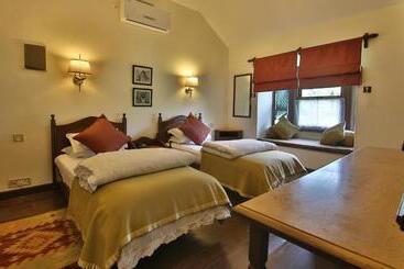 هتل The Himalayan