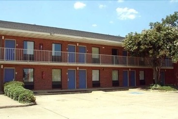 فندق على الطريق Delta Inn