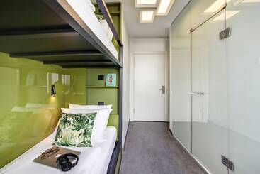 مبيت وإفطار Wabi Hostels