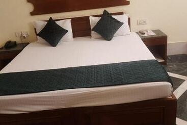 Отель Ananda Krishna Van