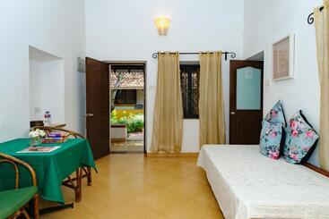 Granpa S Inn Hotel Bougainvillea