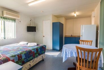 هتل Riverview Tourist Park