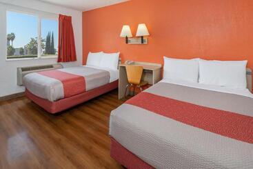 모텔 North Hills Inn