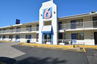 Motel 6chicopee, Ma  Springfield