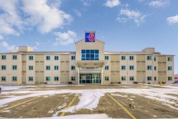 Motel 6estevan, Sk