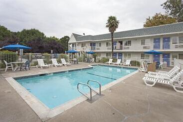 Motel 6sacramento, Ca  Central