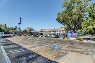 Motel 6stockton, Ca  North