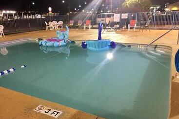 מוטל Rodeway Inn