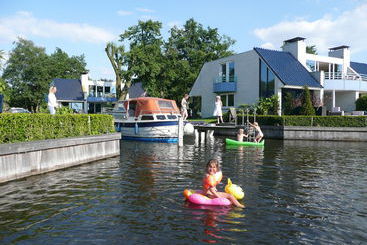 Loosdrecht Rien Van Den Broeke Village
