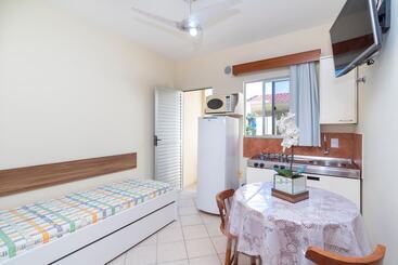 公寓式酒店  Pousada Acapulco   Bombinhas