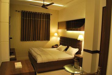 هتل Arina Inn