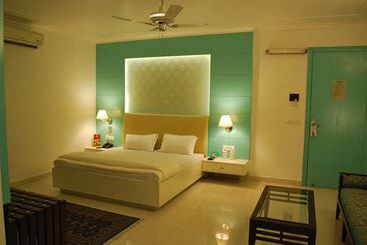هتل Arina Inn