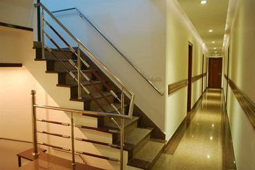 هتل Arina Inn