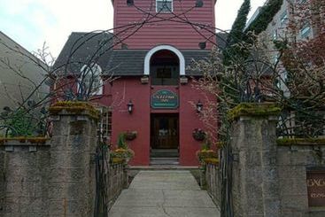 ホテル Excelsior Inn