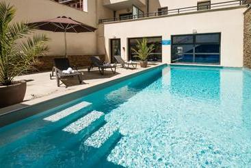 هتل Lagrange Vacances Les Patios Eugenie