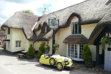 ホテル The Royal Oak Exmoor