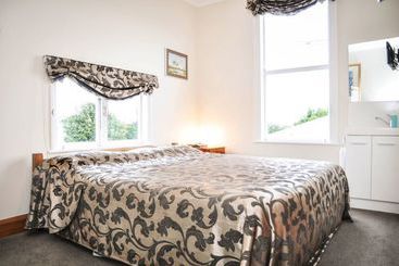 هتل Trafalgar Lodge