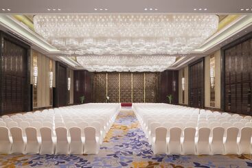 Отель Wanda Realm Harbin