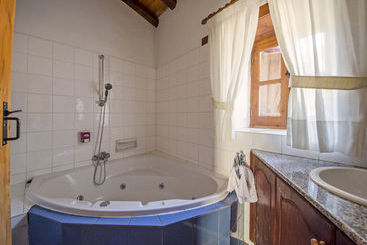 Linos Inn