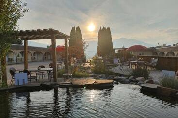 Magnuson Hotel Creston