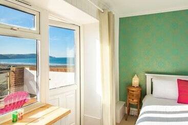 פנסיון Beach House B&b