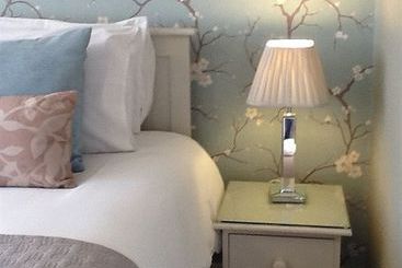 پانسیون Hunters Moon Guest House
