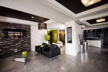 V Hotel & Suites