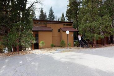 Отель Shaver Haven Condominium