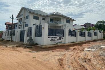 بنسيون Charfort Royal Guesthouse