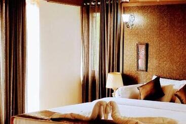 مبيت وإفطار Badami Heritage Resort