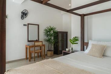 Bed and Breakfast Lucky S Surf Camp