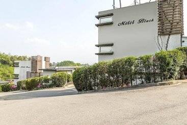 Eumseong Black And White