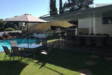 Alicats Place Executive Lodge & Conference