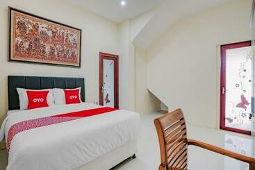 בית מלון כפרי Oyo 3974 Villa Kayyana