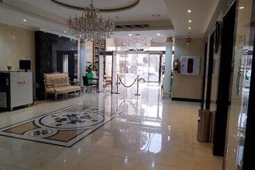 Отель Oyo 474 Alyousr Royal