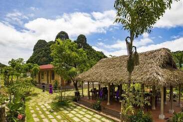 هتل Phong Nha Eco Mountain Farmstay