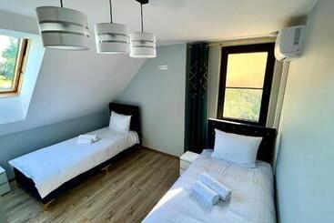 Aparthotel W Dolinie Stawów Zator By Housine