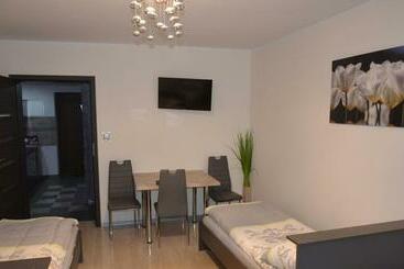 مبيت وإفطار Noclegi U Mirka