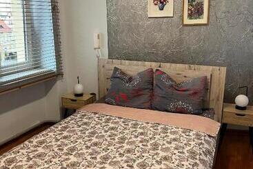 מלון כמוסות Jedności Hostel