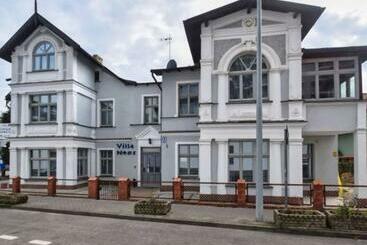 膳宿费 Villa Neos