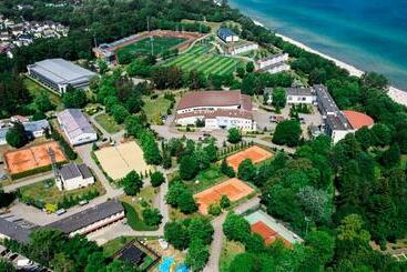 استراحتگاه Centralny Ośrodek Sportu  Cetniewo We Władysławowie