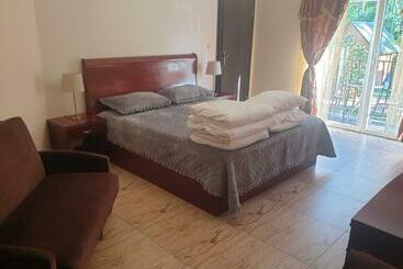 מלון דירות Villa Tropico