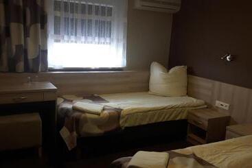 הוסטל Zajazd Tytan