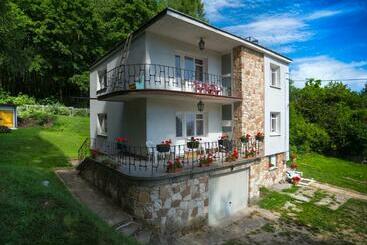 צימר Willa Bona Blisko Zamku Królewskiego I Rezerwatu W Gratisie Nocne Zwiedzanie Miasta Z Wyłączeniem 6