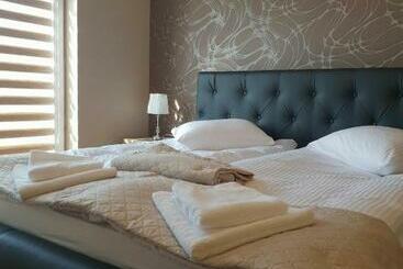 فندق Pod Strzechą